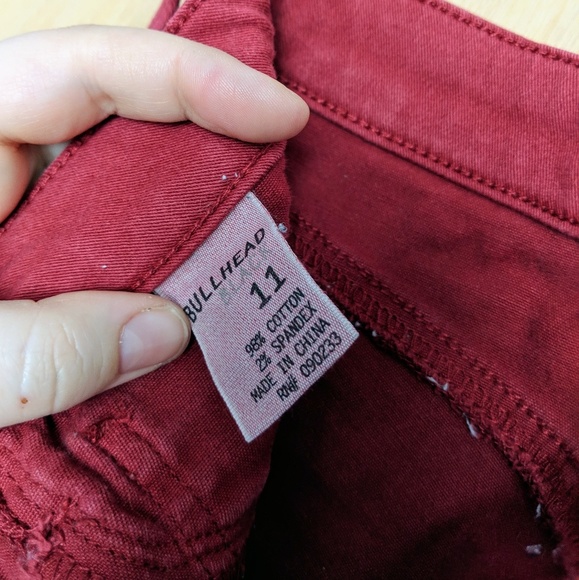 Size 11 Bullhead Black Red Jeans! - Picture 4 of 4
